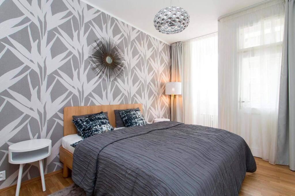 Friendly Private Room In The Sharing Flat Прага Екстериор снимка