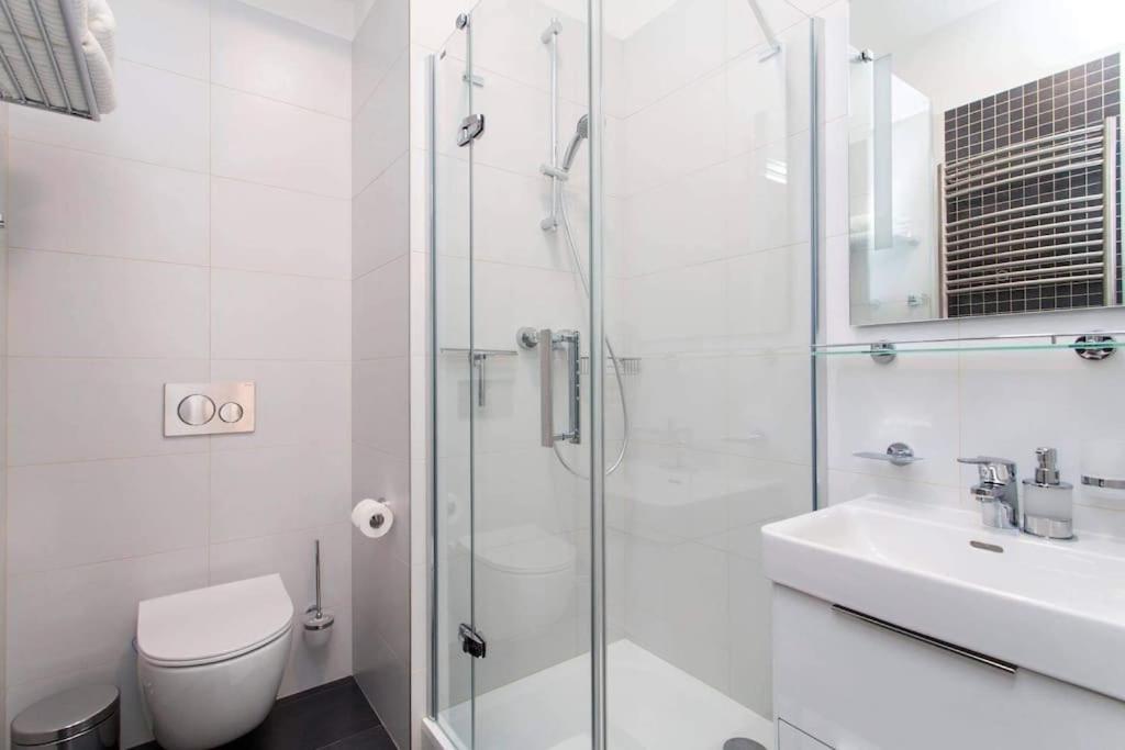 Friendly Private Room In The Sharing Flat Прага Екстериор снимка
